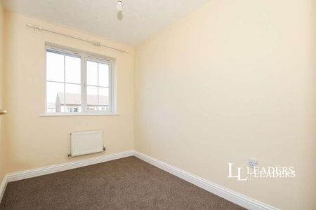 Juniper Crescent, Spalding, Lincolnshire, PE12 - Photo 3