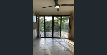 Waterfront Cottage with attached Studio - Photo 3