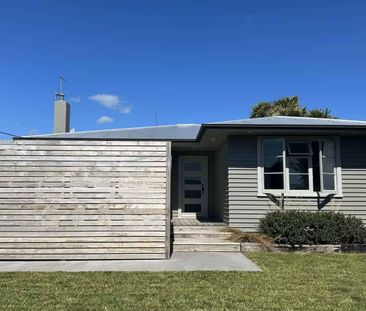 THREE BEDROOMS - AWAPUNI - Photo 5