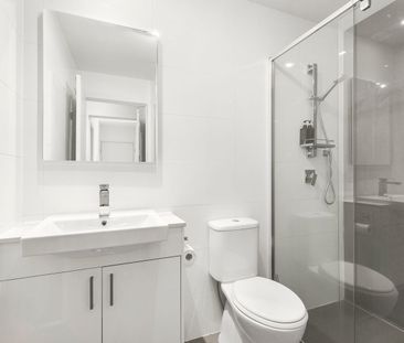 In The Heart Of It All! - Photo 5