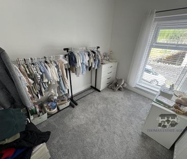 3 bedroom end of terrace house to rent - Photo 1