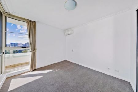 703/4 Nuvolari Place,Wentworth Point,New South Wales 2127, Sydney - Photo 2