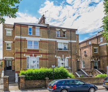 split over two floors with 5 double bedrooms and a modern finish - Photo 1