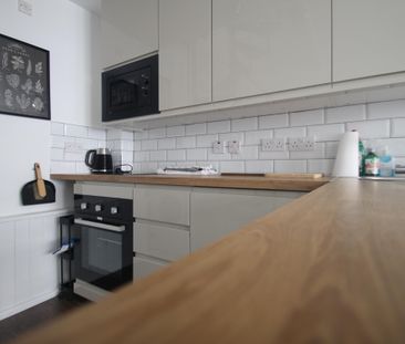 1 Bedroom | 12 Bedford Mews, PL4 8JL - Photo 3