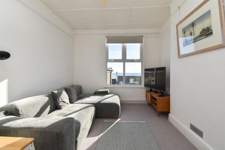 4 bedroom flat to rent - Photo 5