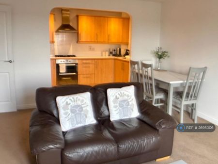 2 bedroom flat to rent - Photo 3