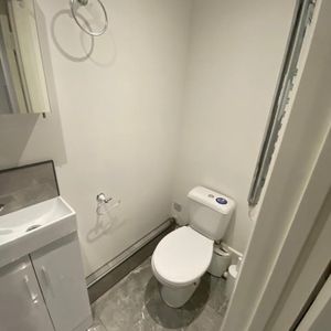 Studio Flat, Willesden Green, NW2 - Photo 3