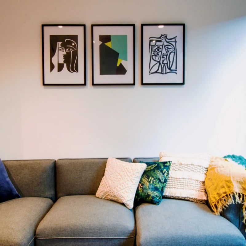 Cool single ensuite bedroom in a 3-bedroom flat, in a residence near University of Melbourne - Photo 1