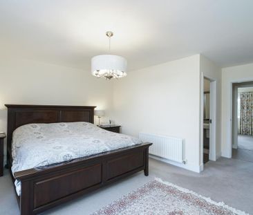 5 bedroom detached house to rent - Photo 4