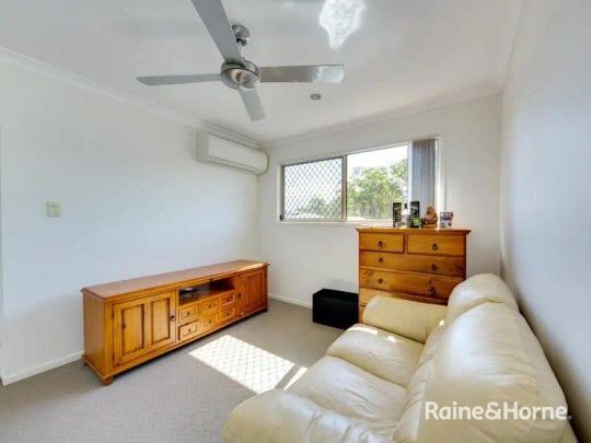 “Beautifully Designed Three-Bedroom Townhouse” - Photo 1