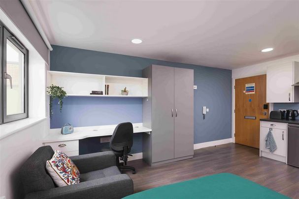 Studio to rent - Photo 1