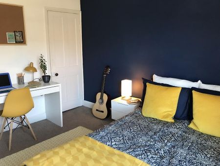 2 bedroom terraced house to rent - Photo 2