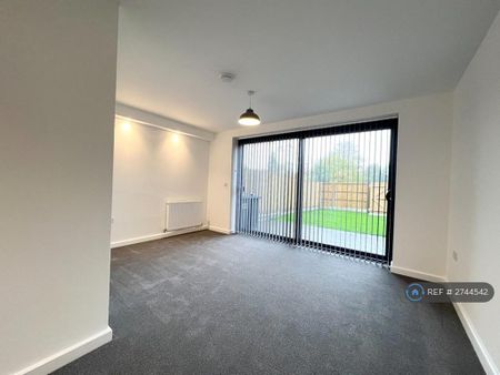 2 bedroom terraced house to rent - Photo 2