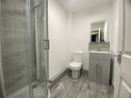 Green Lane, Leeds - Photo 5