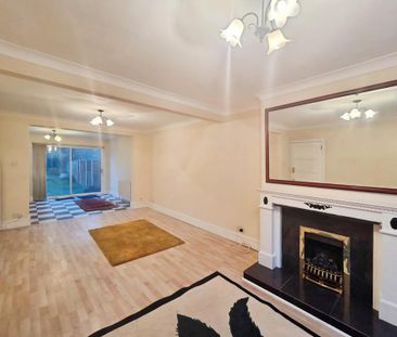 3 bedroom semi-detached house to rent - Photo 6