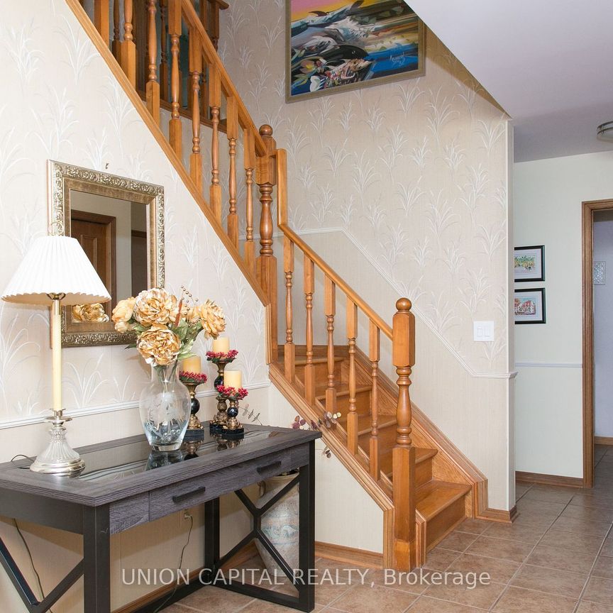 Detached Home For Lease | X8098276 - Photo 1