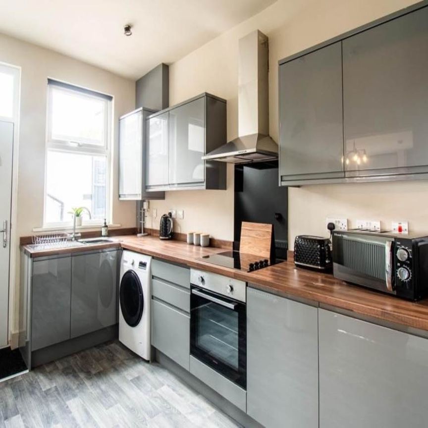 Dewsbury Road (Room 2), Beeston, Leeds - Photo 1