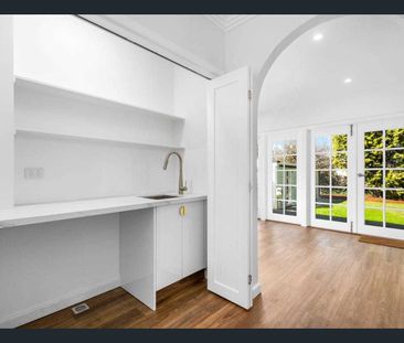 A Light Filled Family Haven with Style, Space & Luxury Comforts - Photo 5