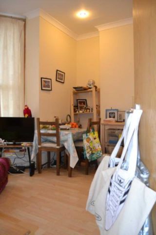 Price £865 pcm - Available Now - Furnished - Photo 3