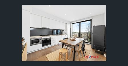 Luxury & well-designed near new 2 bedroom town home next to Ed Square - Photo 2