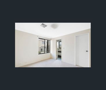 Stylish and Practical 5 Bedroom Home in High Demand Area - Photo 5