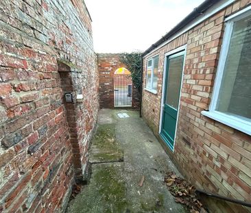 2 bedroom terraced house to rent - Photo 6