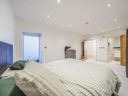 4 Bed Maisonette, Milton Park, N6 - Photo 4