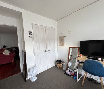 Large 4 bedroom, 3 bathrooms as new house - Photo 4