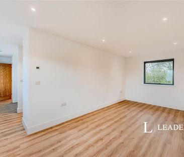 2 bedroom bungalow to rent - Photo 2