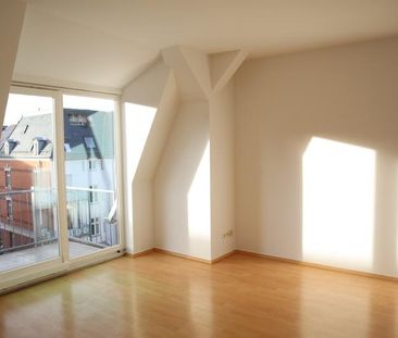 Dachgeschosswohnung mit Süd-West-Balkon ! - Photo 5