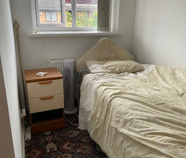 1 bedroom in a house share to rent - Photo 4