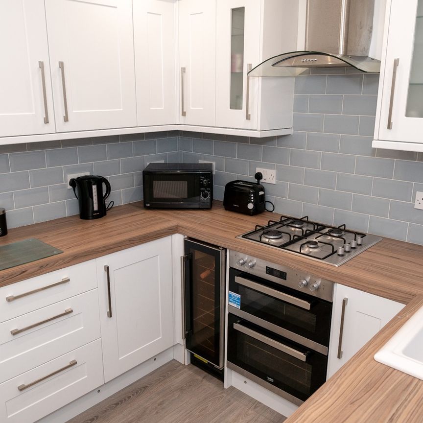 Room in a Shared House, Ashwood Avenue, M34 - Photo 1