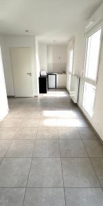 Location Appartement 1 pièce 28m² ST ETIENNE 42000 - Photo 4