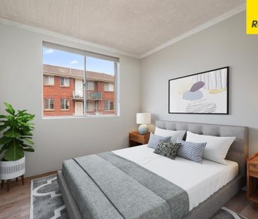 Fresh Interior | Convenient Location - Photo 3