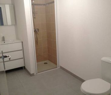 Location Appartement 2 pièces 45m² AMBARES ET LAGRAVE 33440 - Photo 2