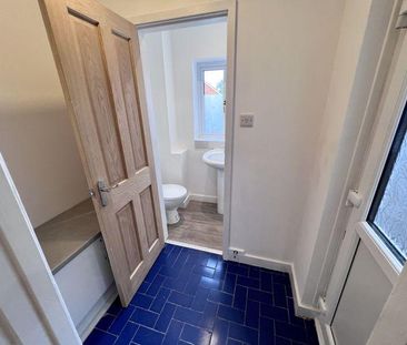 3 bedroom terraced house to rent - Photo 6