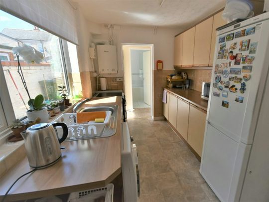 House share to rent on - Photo 1
