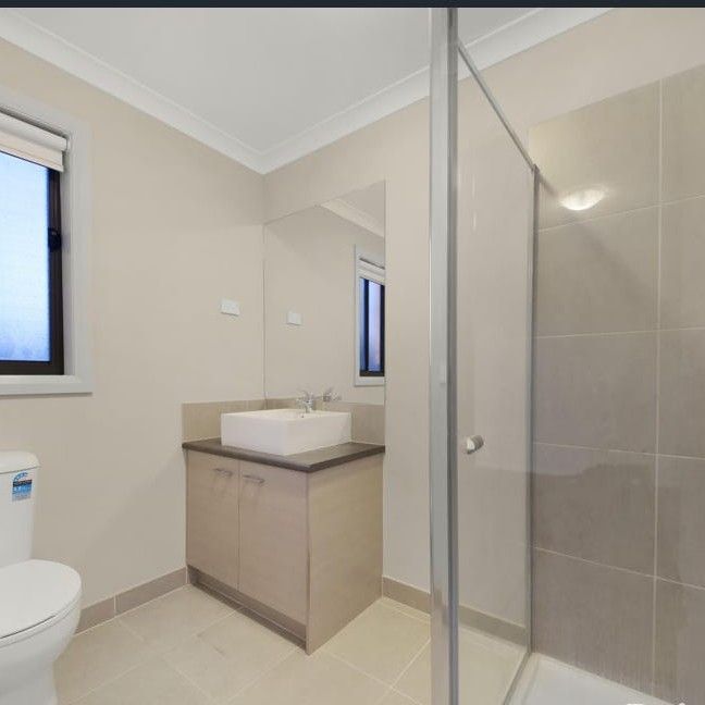 Modern 3 Bedroom Home in Tarneit - Photo 1