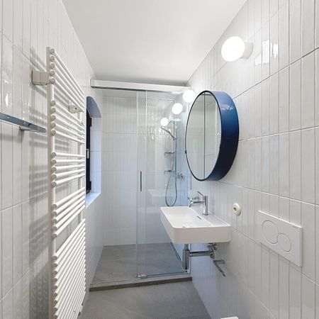 Beaucoup de charme pour cet appartement neuf de 60 m2 environ, en triplex sur cour. - Photo 3