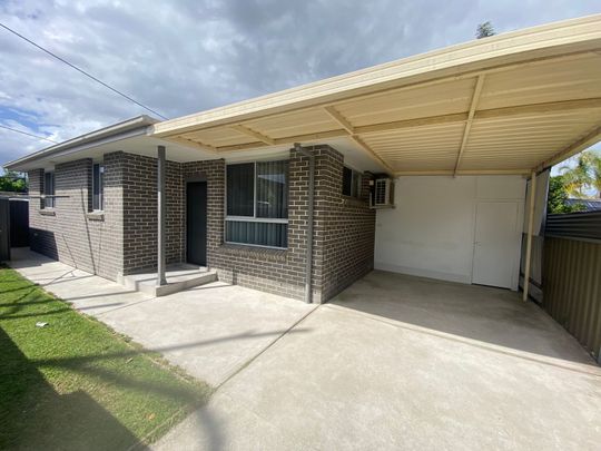 IN THE HEART OF SMITHFIELD! - Photo 1