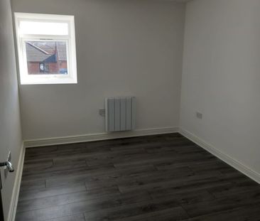 1 Bed Flat, Regent Street, B66 - Photo 2