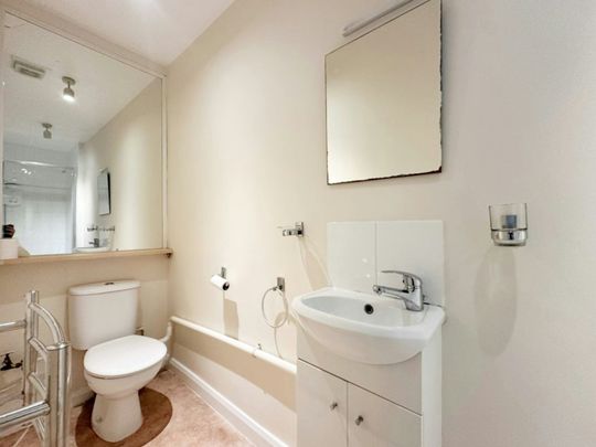 Ground floor maisonette to rent on - Photo 1