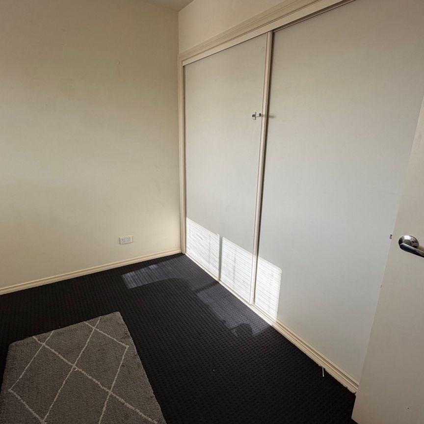 Yarraville - Photo 1