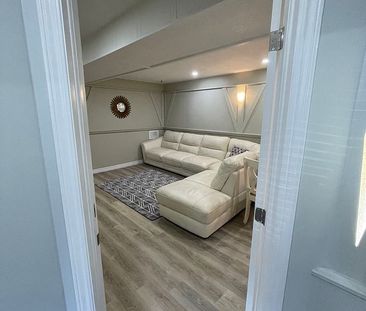 For Lease - 2403 Barclay Road, Burlington, Ontario - Photo 3