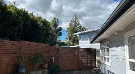 Charming 4BR Home with Garden & Deck! - Photo 3