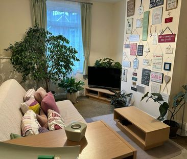 Terraced House to rent on - Photo 2