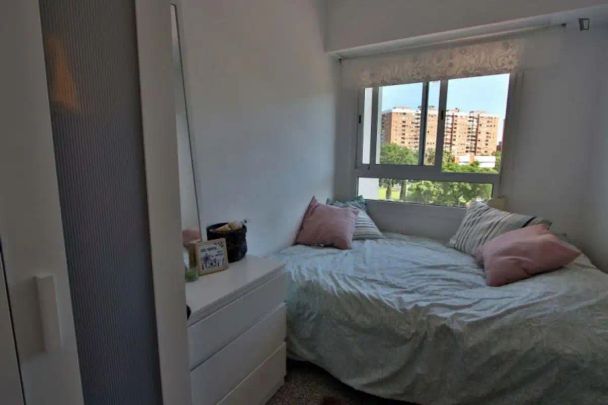 Apartamento de alquiler en Ciutat Universitària - Photo 1