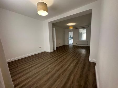 Bridgend Road, Pontyclun, Llanharan - Photo 2