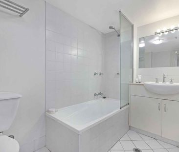 Contemporary One Bedroom Apartment in the 'Madison' Complex - Photo 6