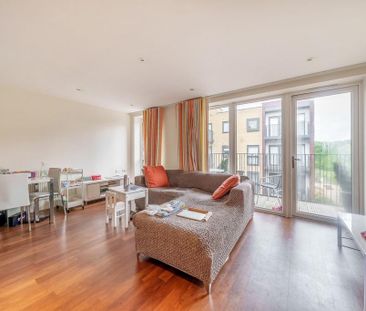 2 bedroom flat to rent - Photo 2